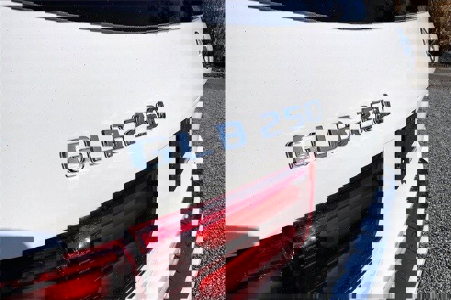 Used 2025 Mercedes-Benz GLB 250 4MATIC image 7