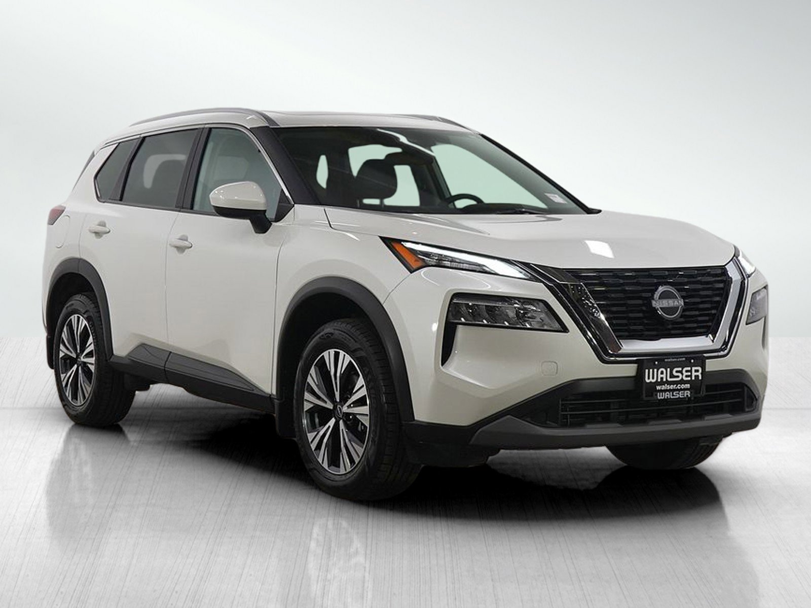 Used 2023 Nissan Rogue SV w/ SV Premium B Package image 7