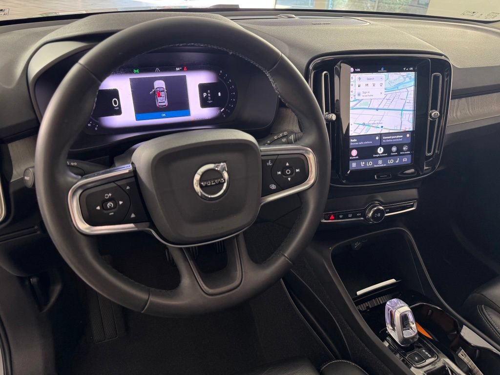 Certified 2024 Volvo XC40 B5 Plus w/ Protection Package Premier AWD/4WD image 21