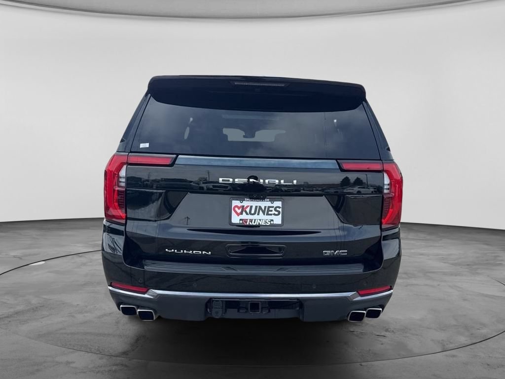 Used 2025 GMC Yukon XL Denali Ultimate w/ LPO, Floor Liner Package AWD/4WD image 10