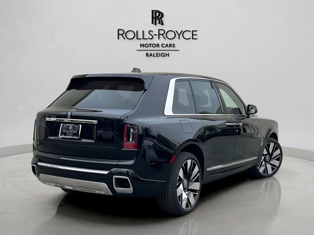 New 2026 Rolls-Royce Cullinan image 3