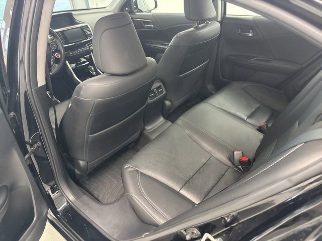 Used 2017 Honda Accord EX-L image 18
