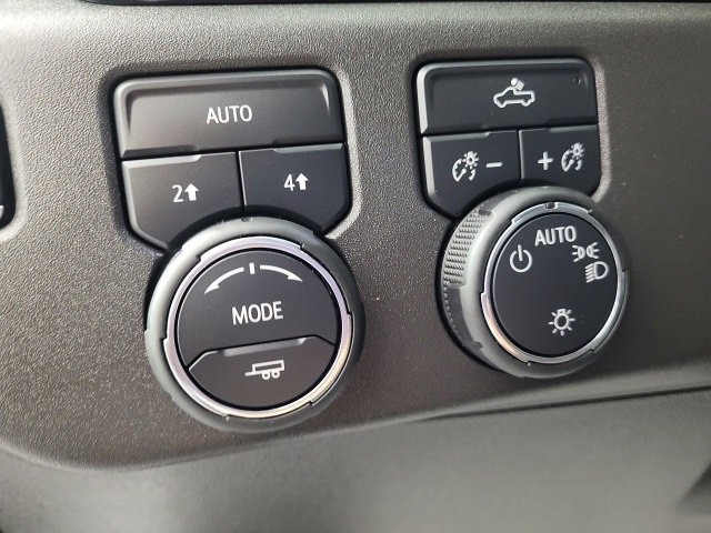 Used 2025 Chevrolet Silverado 1500 LT image 17