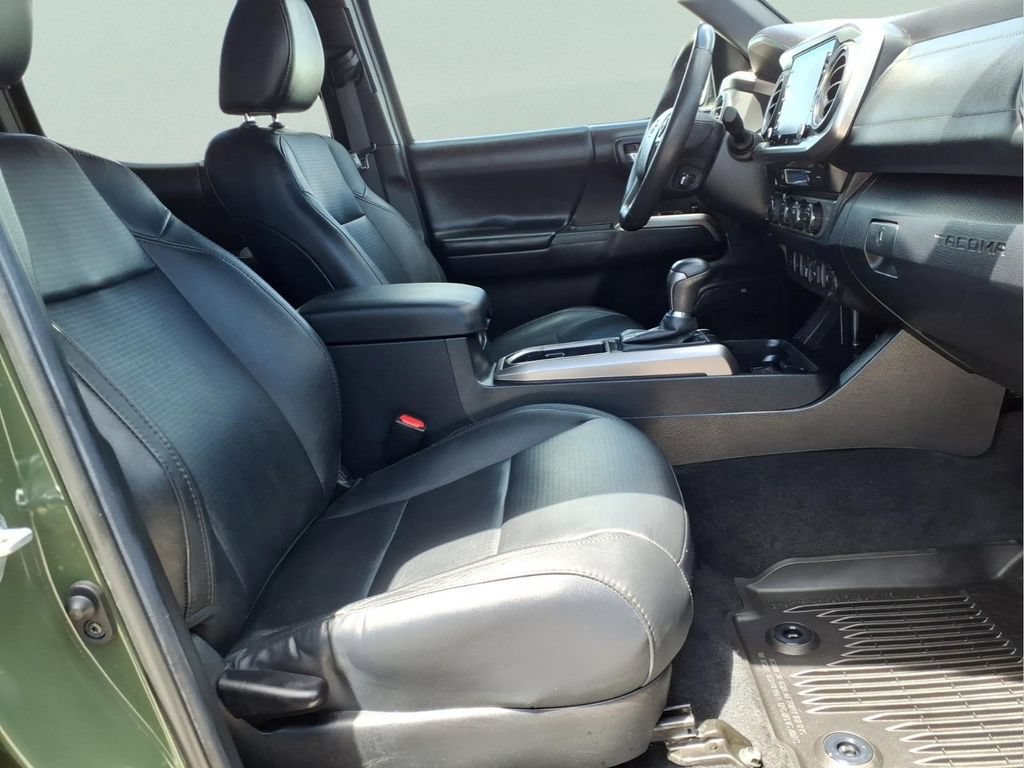 Used 2021 Toyota Tacoma Limited AWD/4WD image 15