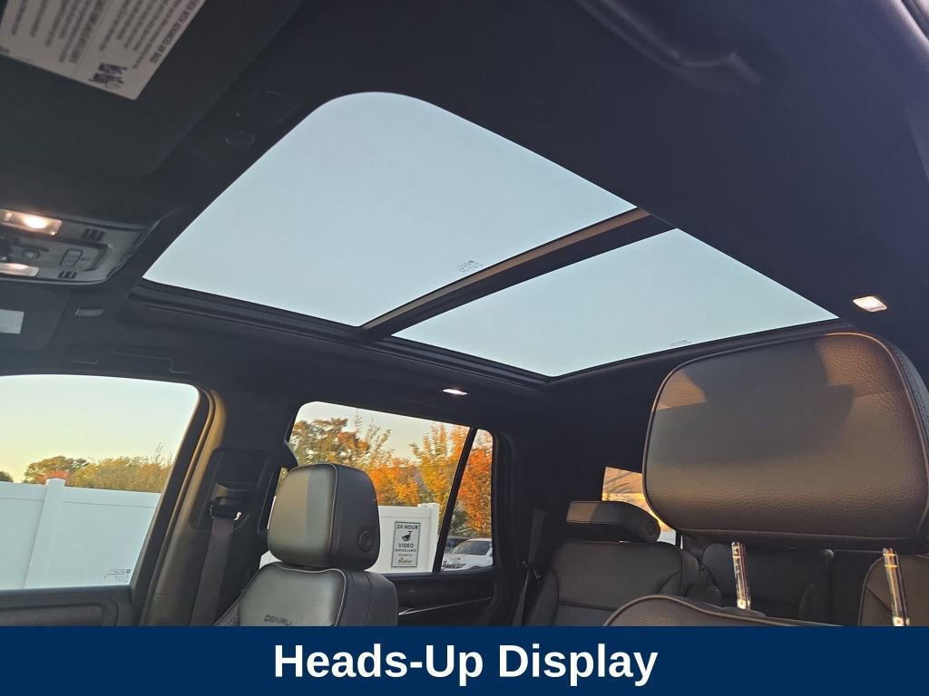 Used 2022 GMC Yukon Denali w/ Denali Premium Package image 15