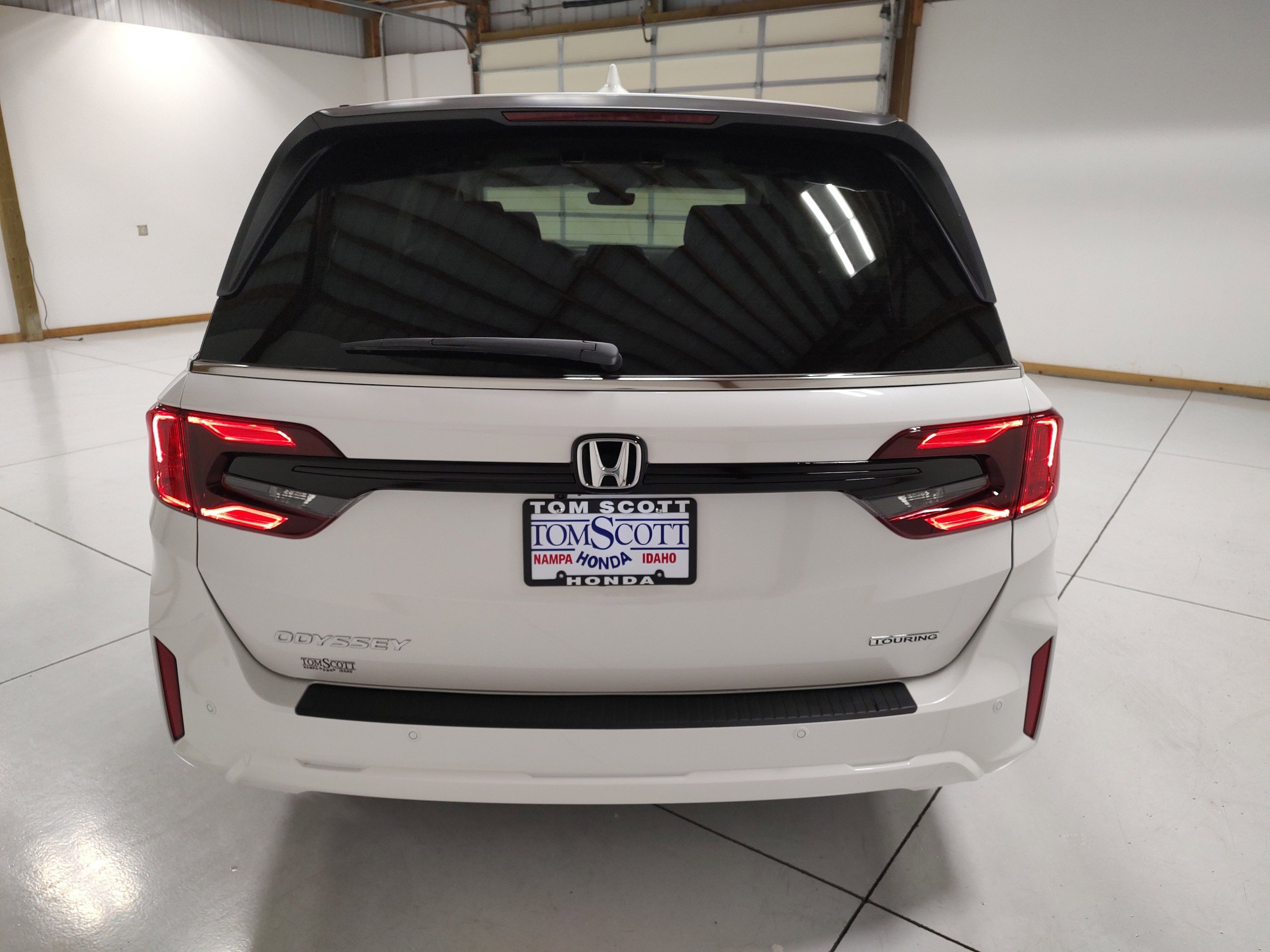 New 2026 Honda Odyssey Touring image 13