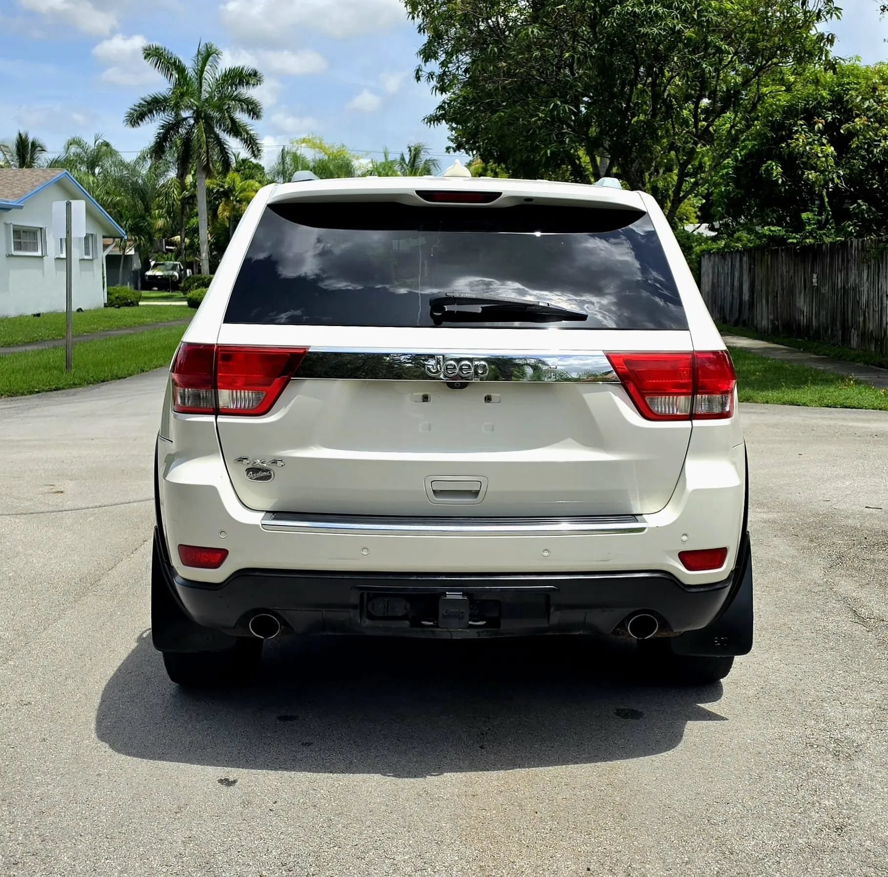 Used 2012 Jeep Grand Cherokee Overland AWD/4WD image 13