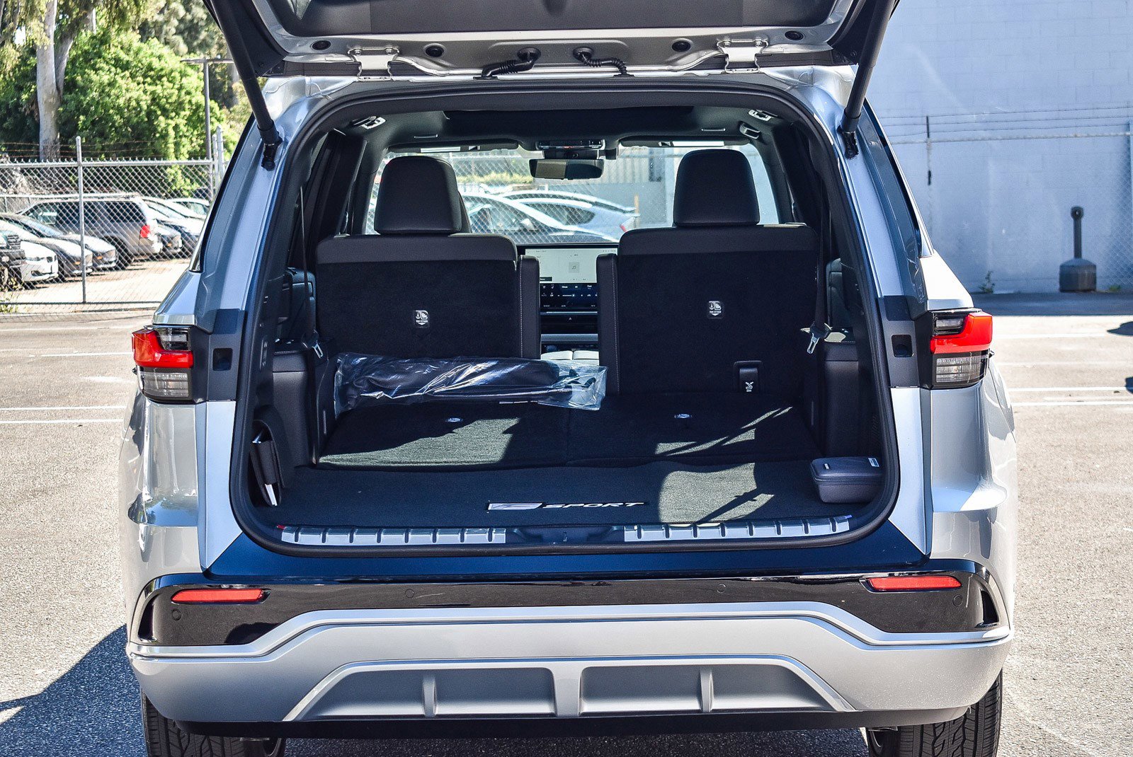 New 2026 Lexus TX 500h AWD image 24