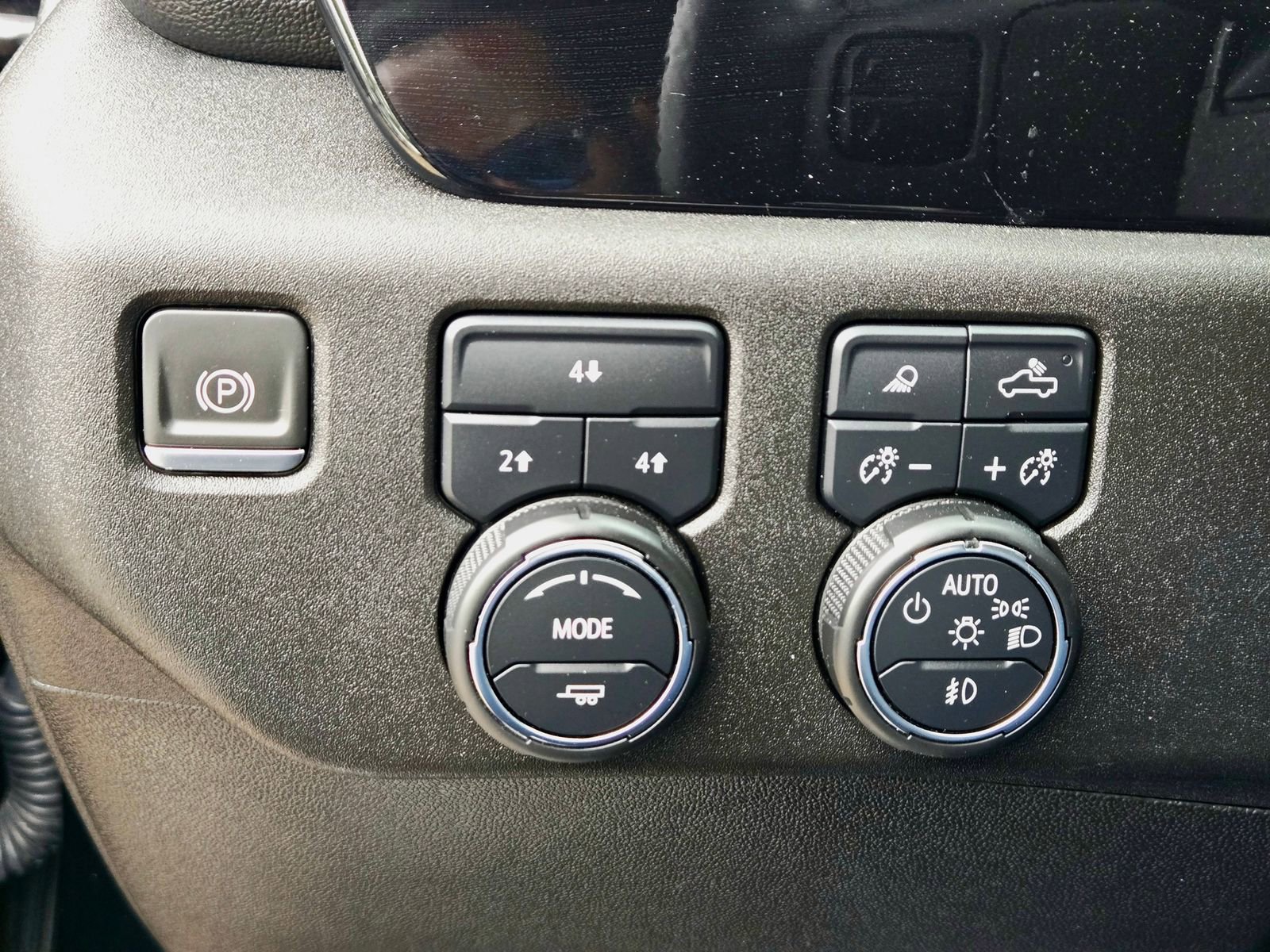 Used 2024 Chevrolet Silverado 2500 LT w/ Texas Edition AWD/4WD image 22