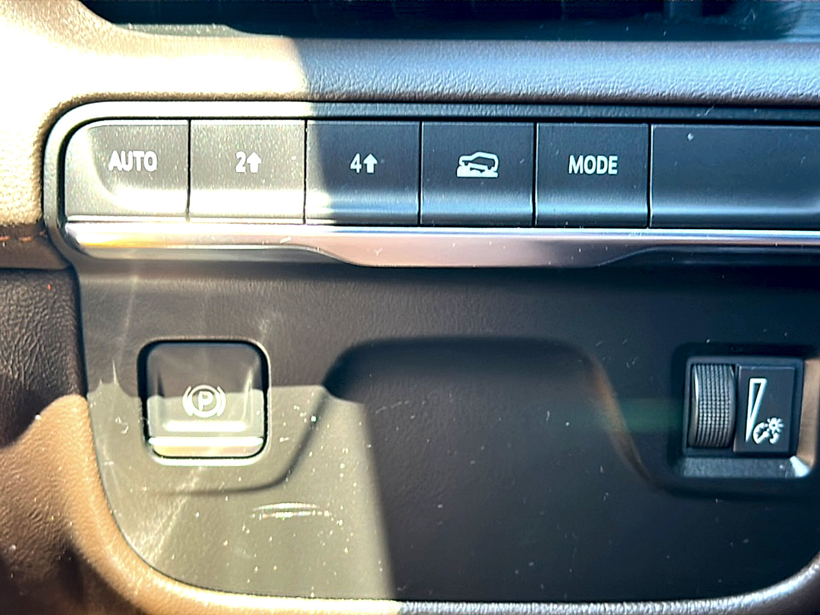 Used 2021 Cadillac Escalade Premium Luxury AWD/4WD image 40