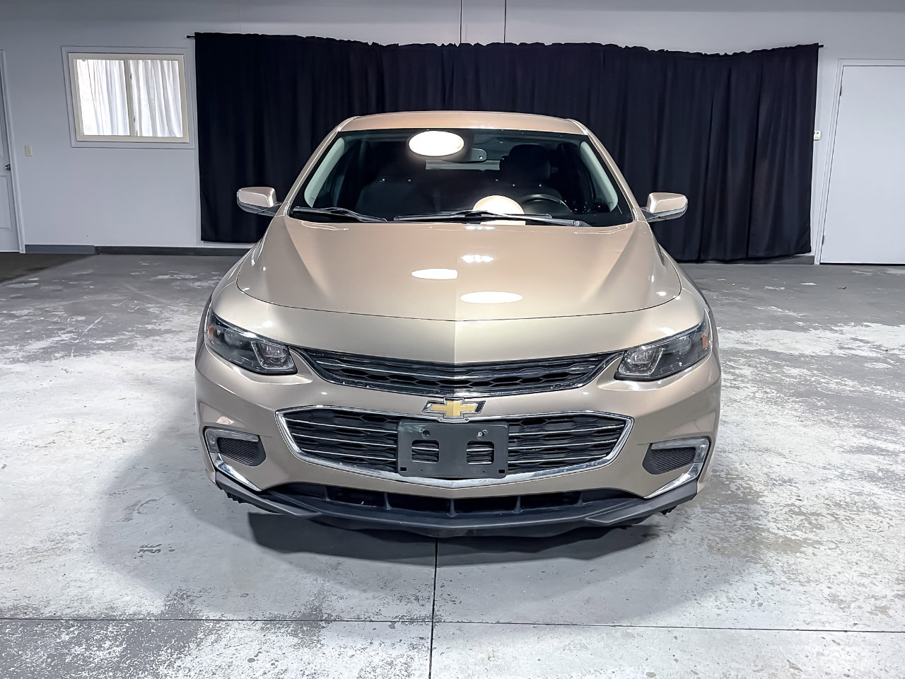 Used 2018 Chevrolet Malibu LT image 3