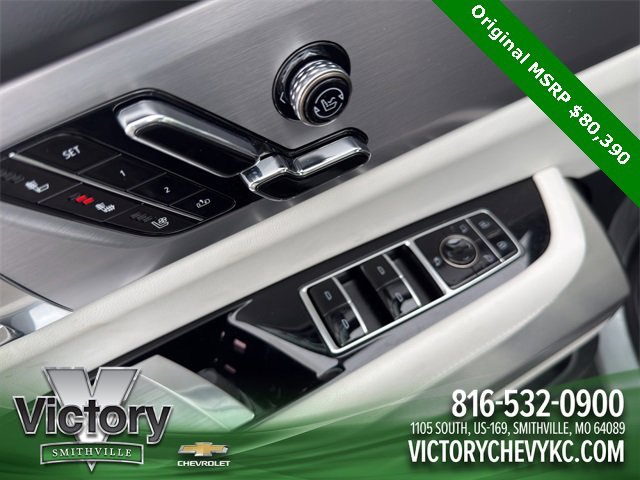 Used 2026 Cadillac Vistiq Sport image 12