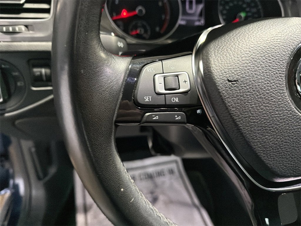 Used 2017 Volkswagen Golf Alltrack image 21