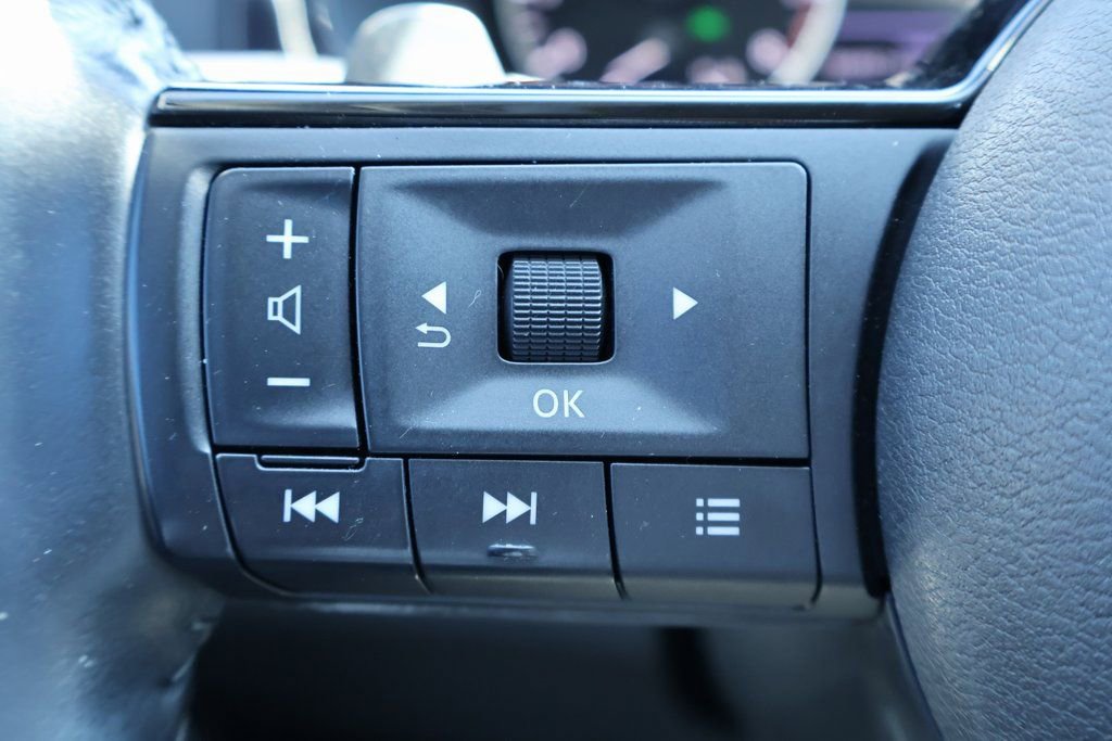 Used 2023 Nissan Pathfinder SL image 13