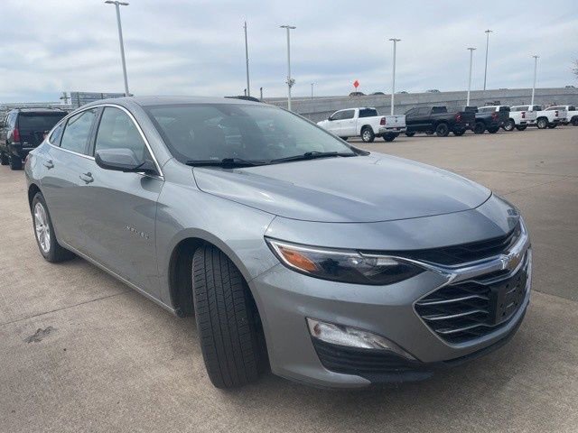 Used 2025 Chevrolet Malibu LT image 2