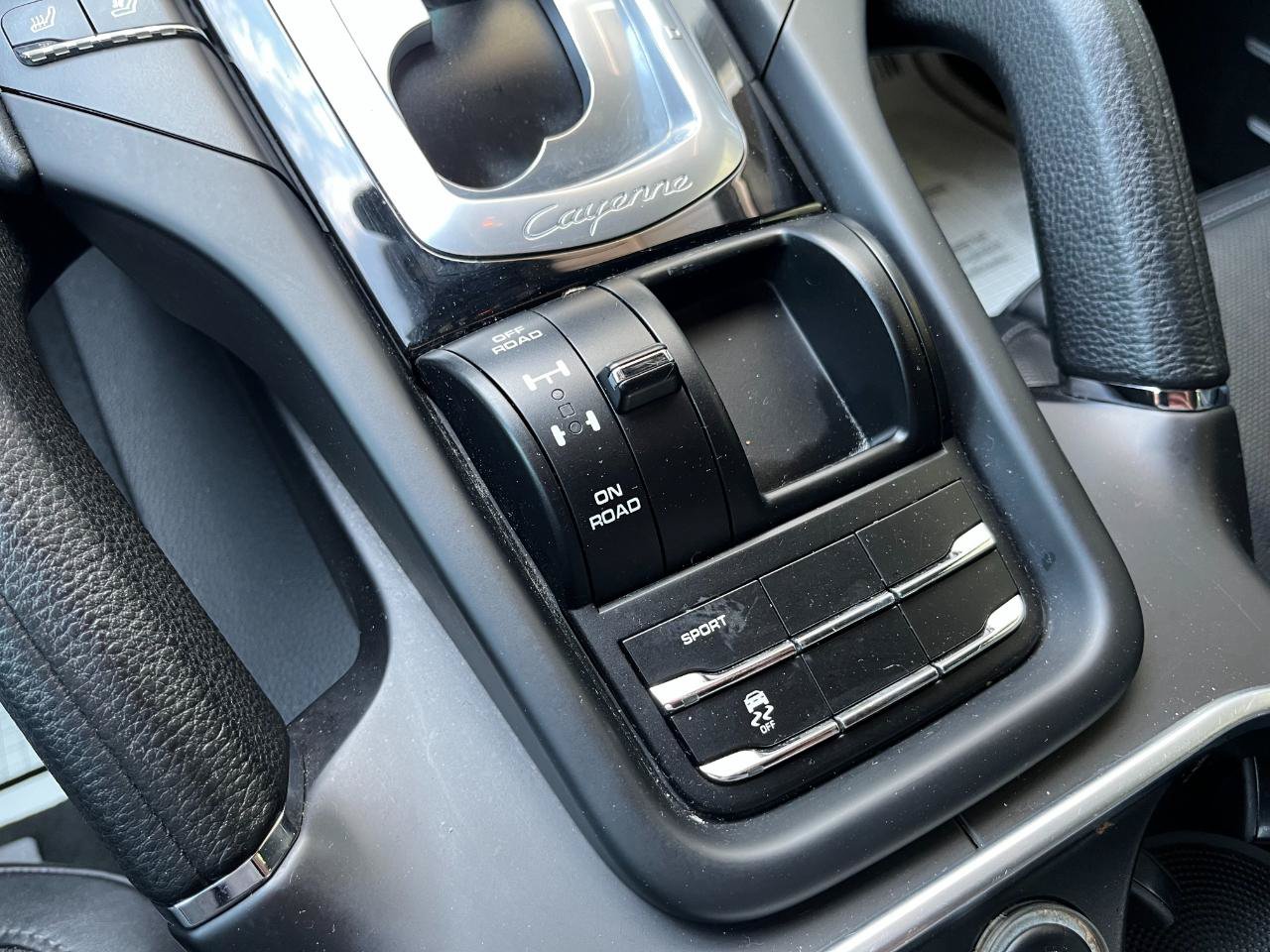Used 2015 Porsche Cayenne Diesel AWD/4WD image 36