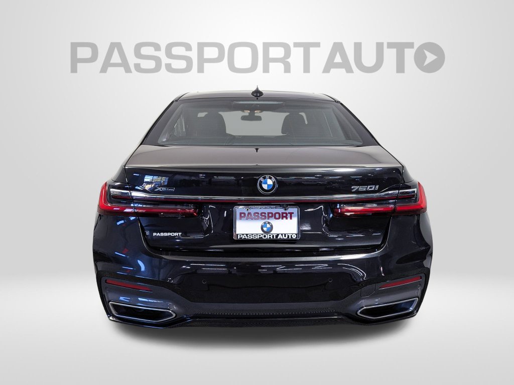 Used 2020 BMW 750i xDrive w/ Executive Package AWD/4WD image 6