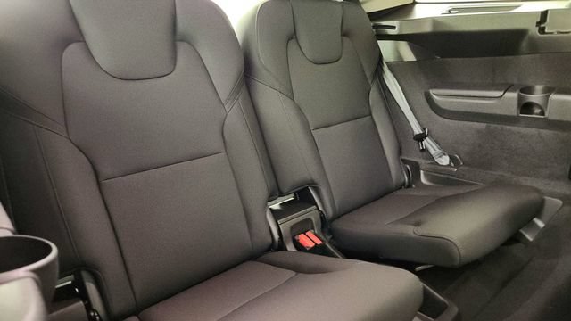 New 2026 Volvo XC90 B6 Core AWD/4WD image 32