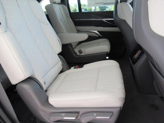 New 2026 Cadillac Escalade IQ Sport 1 w/ LPO, ONYX Package image 32
