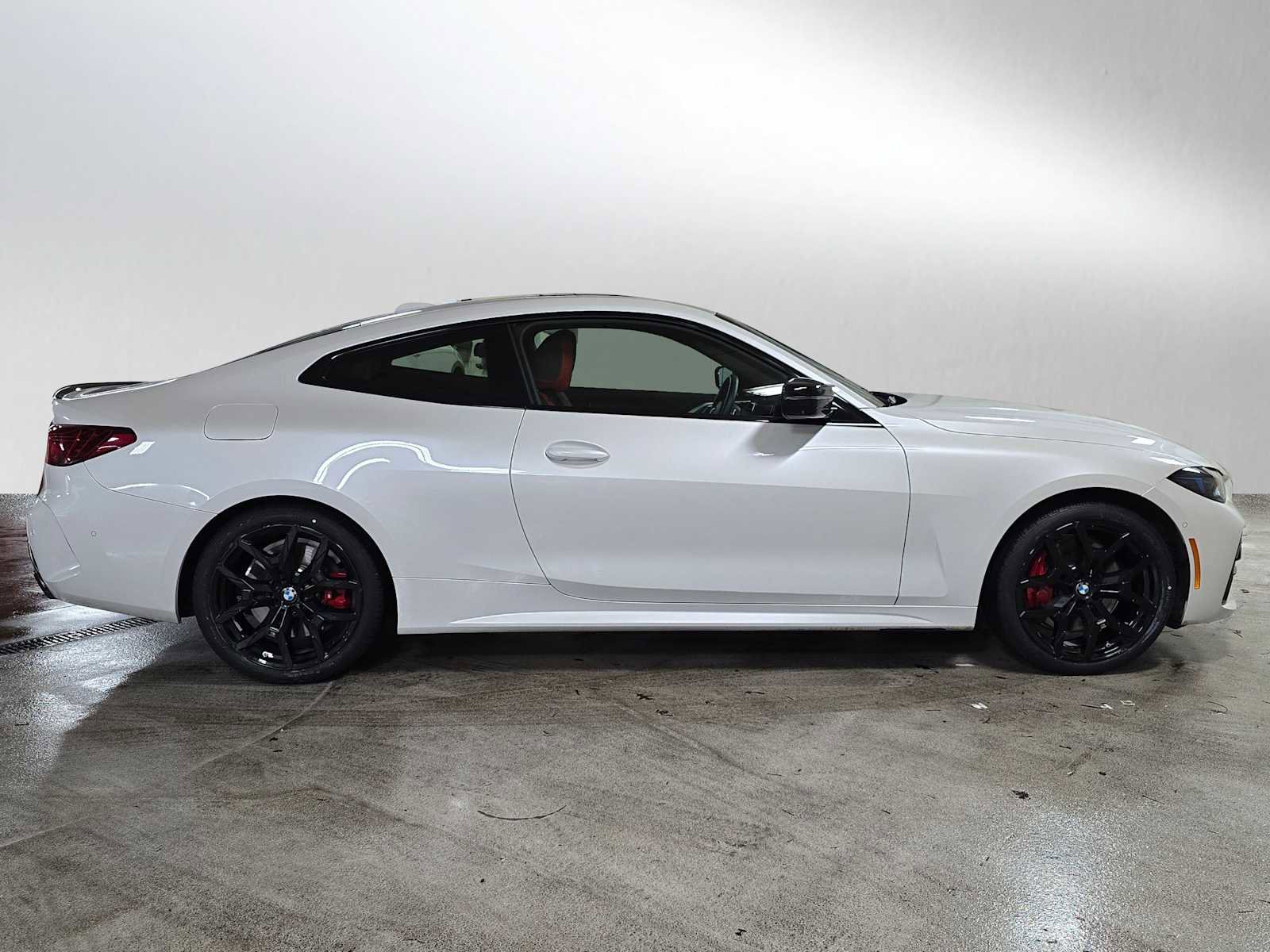 Used 2025 BMW 440i xDrive Coupe w/ Premium Package image 2