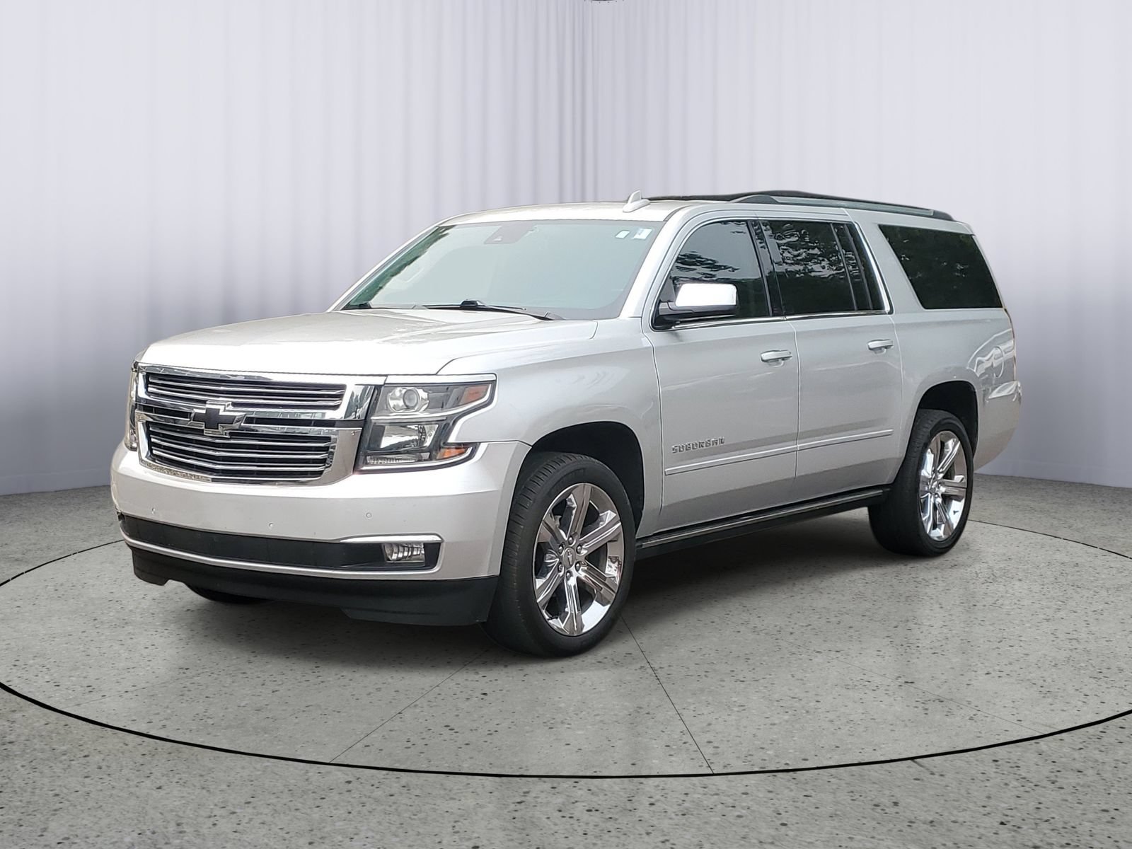 Used 2020 Chevrolet Suburban Premier w/ Premier 6.2L Value Package AWD/4WD image 3
