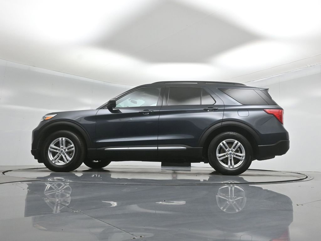 Certified 2023 Ford Explorer XLT RWD image 51