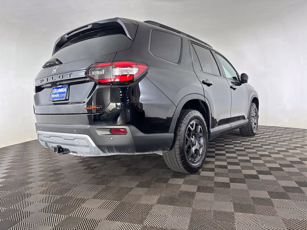 Used 2024 Honda Pilot TrailSport image 13