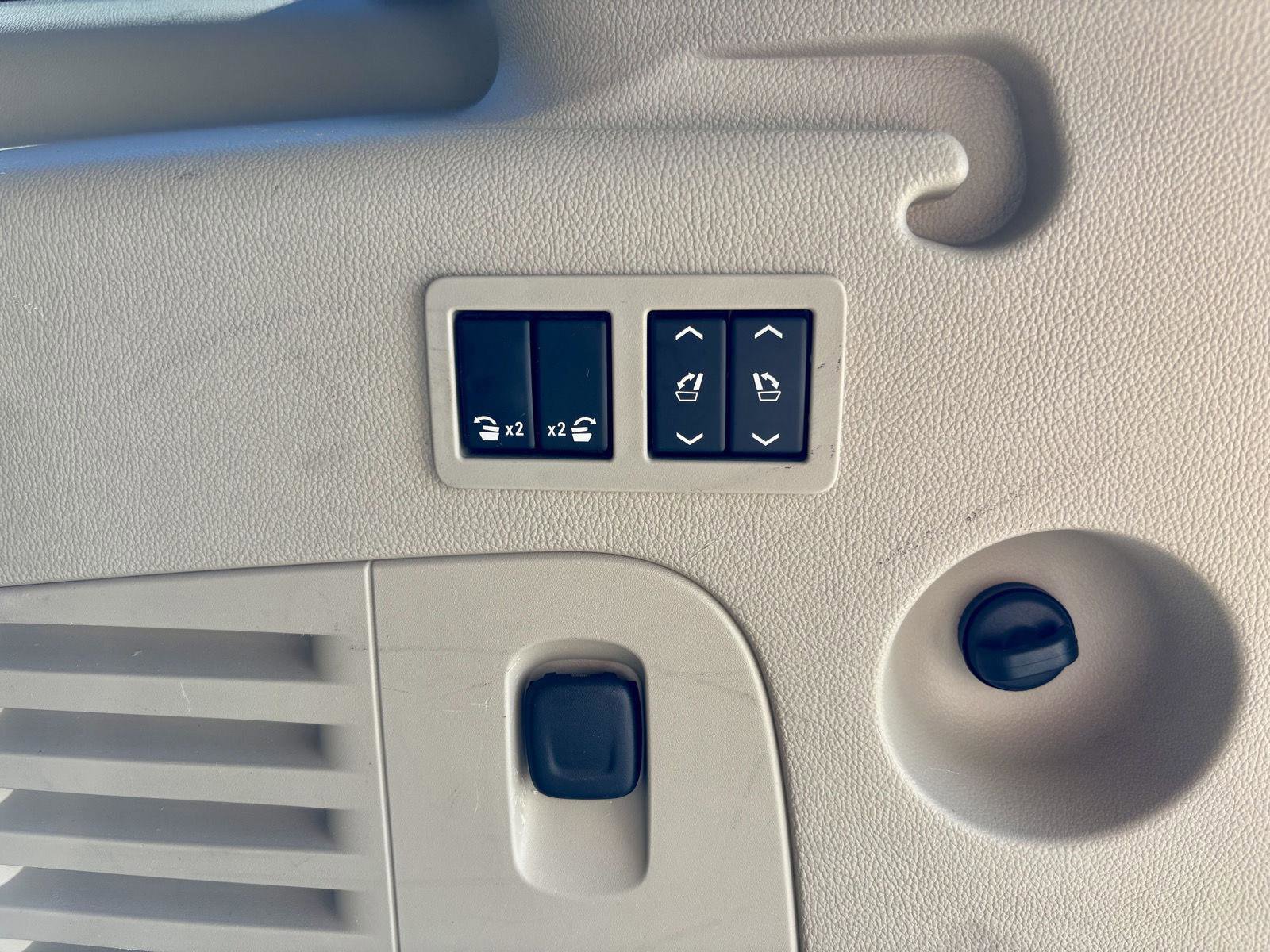 Used 2015 Cadillac Escalade ESV Premium image 22