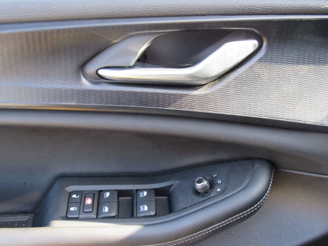 Used 2025 Jeep Grand Cherokee L Laredo RWD image 21