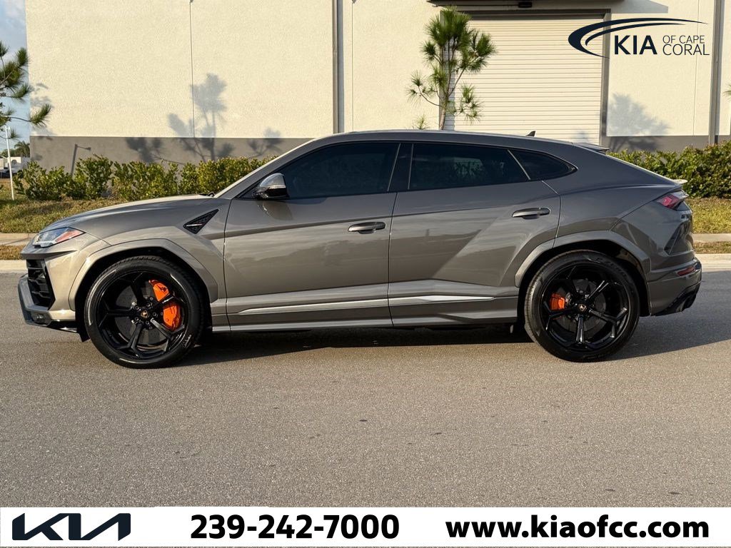 Used 2021 Lamborghini Urus image 10