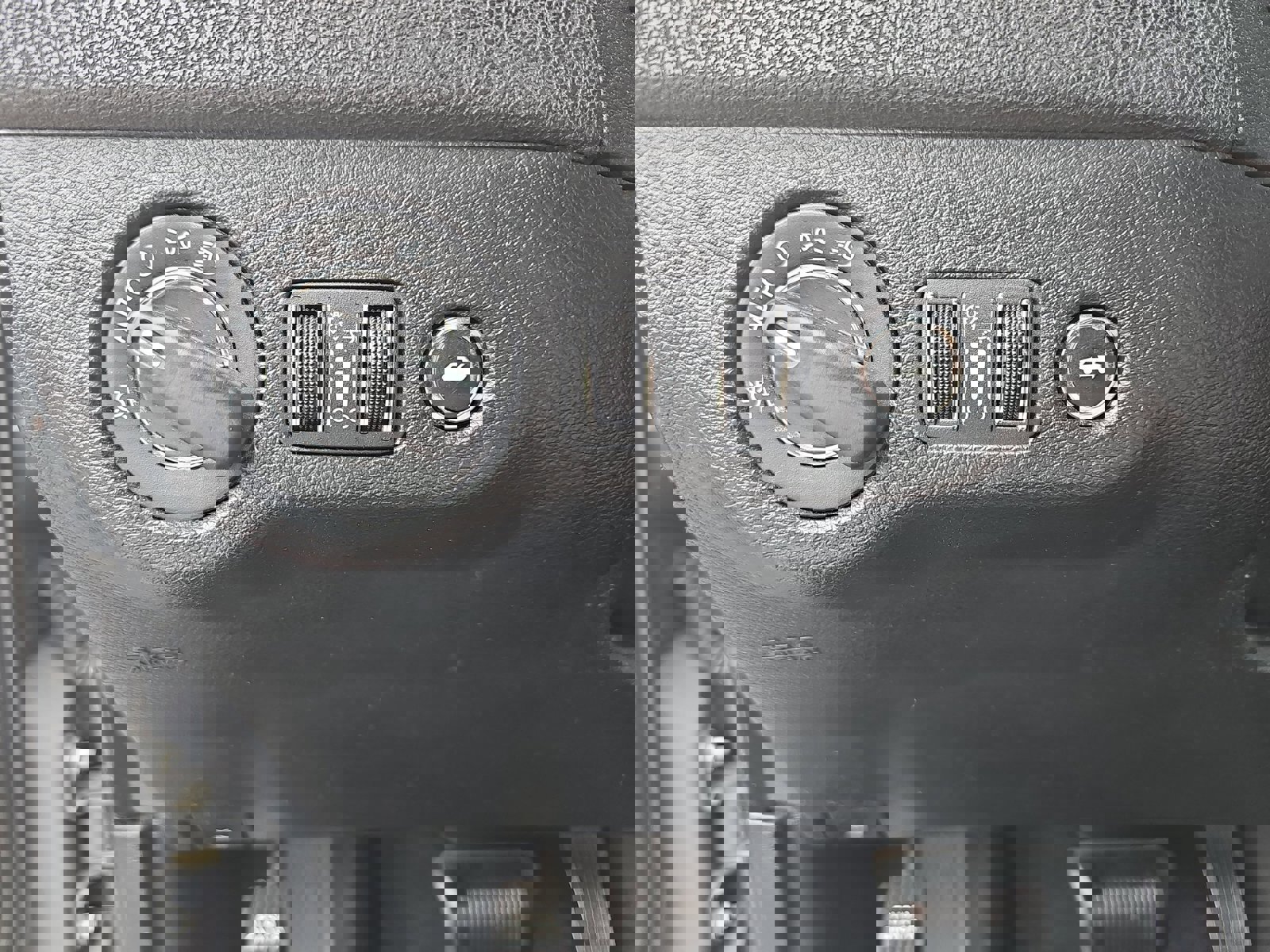 Used 2017 Chrysler 300 Limited image 28