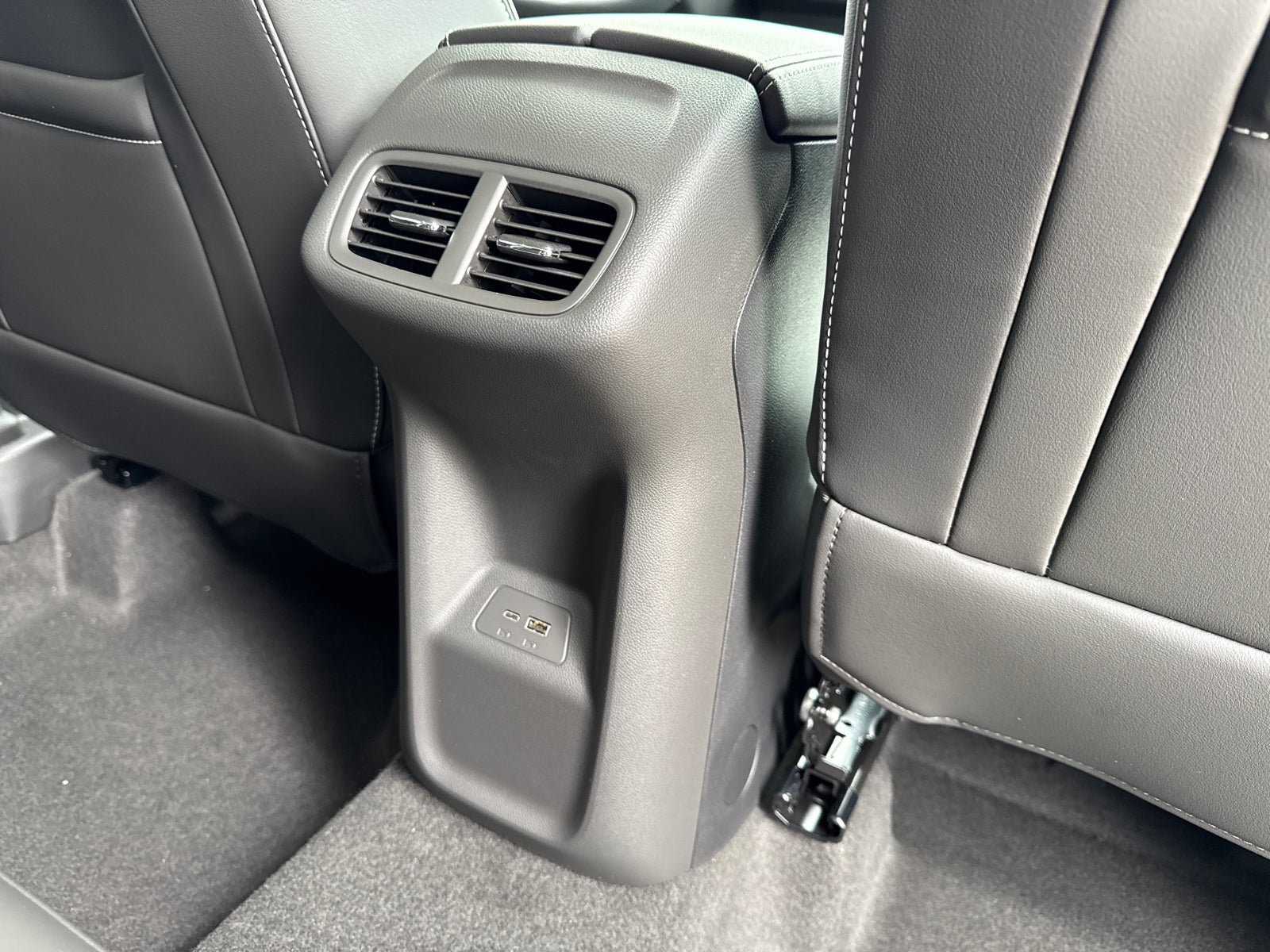 Used 2026 Buick Envision Sport Touring AWD/4WD image 19