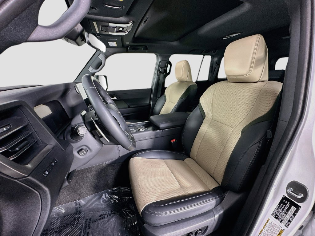 Used 2024 Lexus GX 550 AWD/4WD image 5