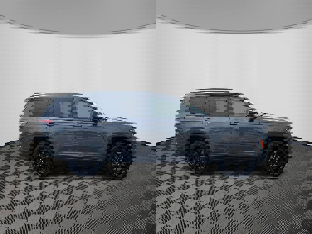 Certified 2023 Jeep Grand Cherokee L Laredo AWD/4WD image 4