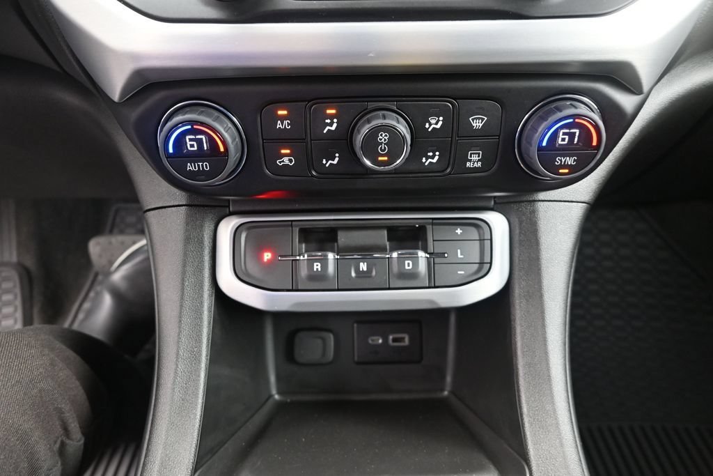 Used 2023 GMC Acadia SLE w/ Driver Convenience Package FWD image 24