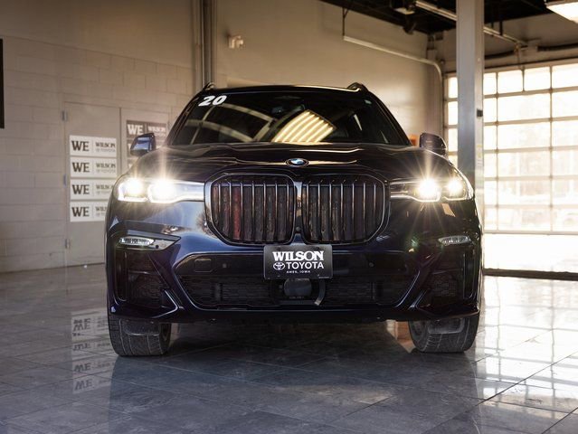 Used 2020 BMW X7 M50i image 3