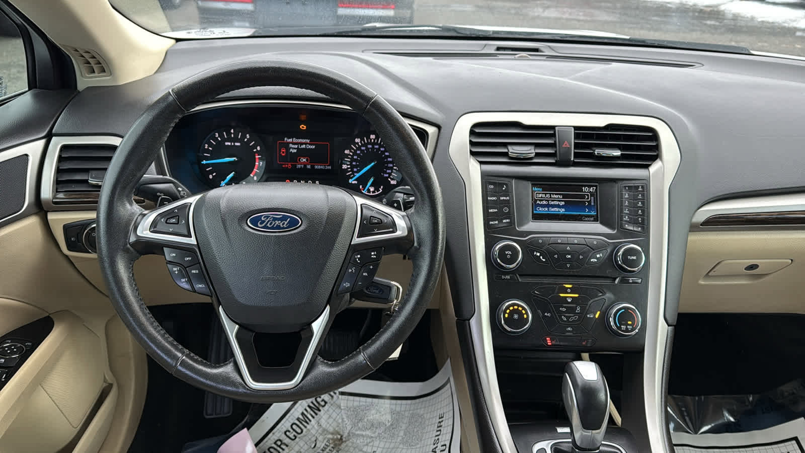 Used 2015 Ford Fusion SE w/ Equipment Group 202A image 26