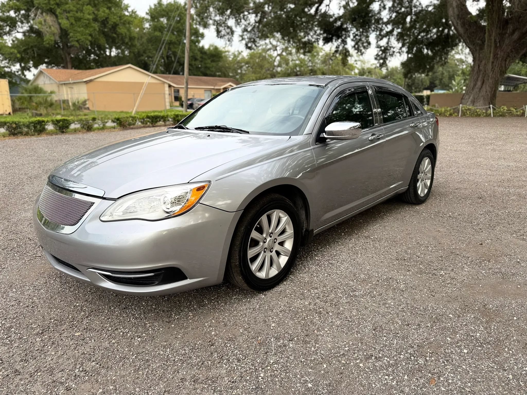 Used 2013 Chrysler 200 Touring FWD image 1