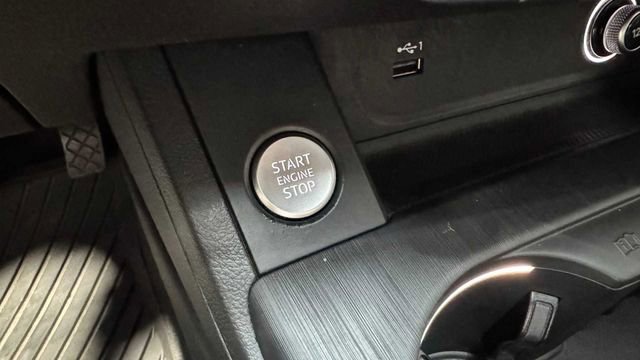 Used 2019 Audi A4 2.0T Premium w/ Convenience Package image 29