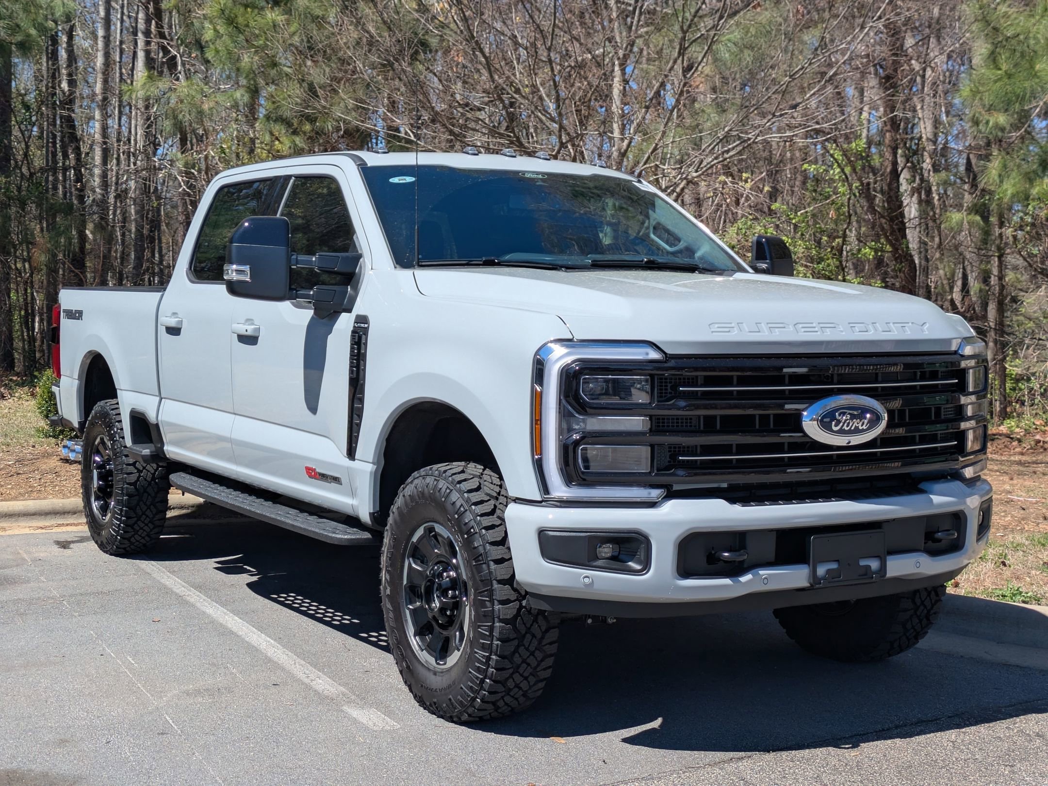 New 2026 Ford F350 Platinum w/ Tremor Off-Road Package image 2