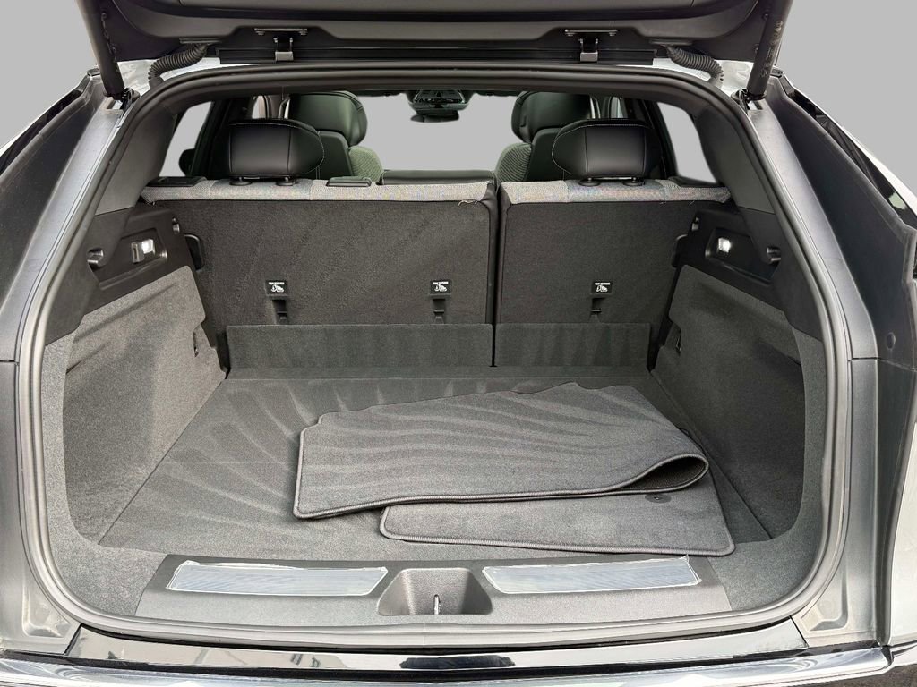 Used 2024 Cadillac Lyriq Tech image 17