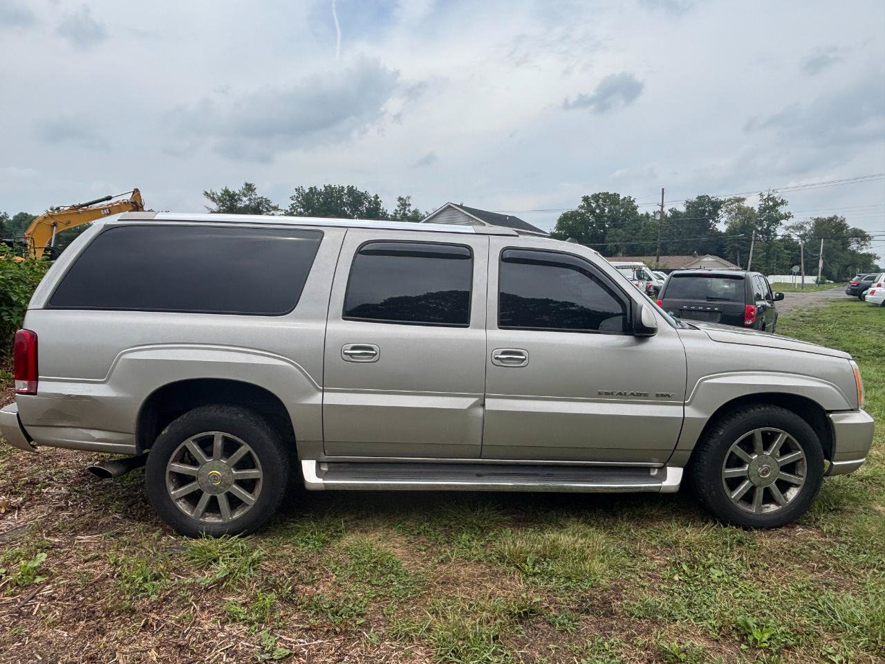 Used 2004 Cadillac Escalade ESV AWD image 4