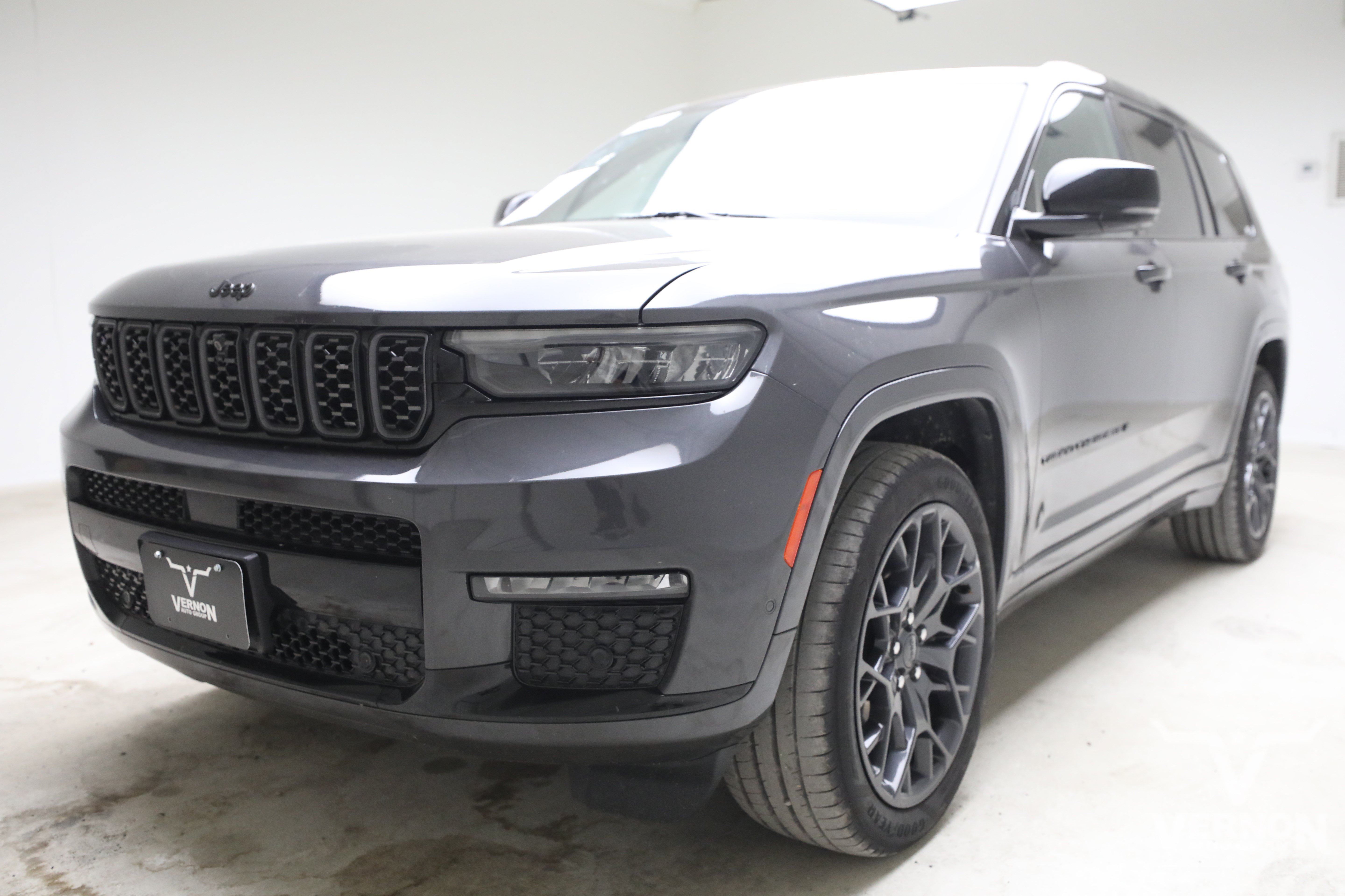 Used 2025 Jeep Grand Cherokee L Summit w/ Obsidian Package