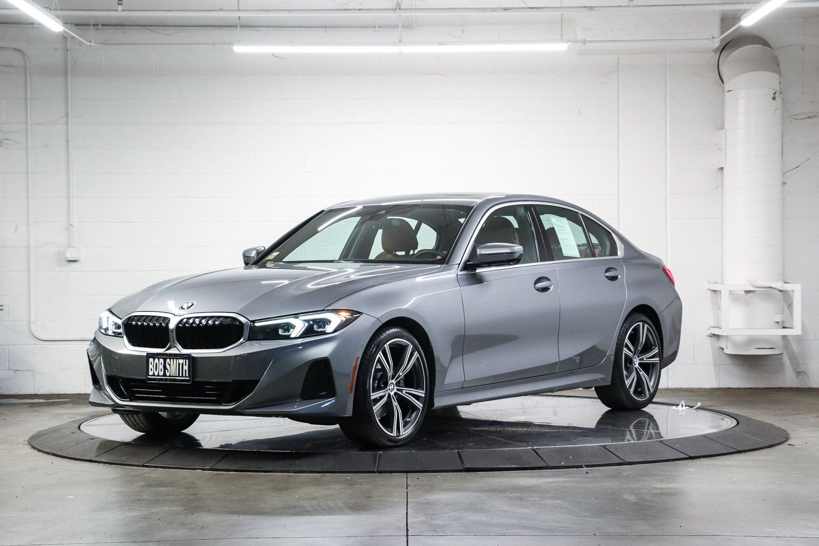 Certified 2024 BMW 330i Sedan w/ Convenience Package RWD image 3