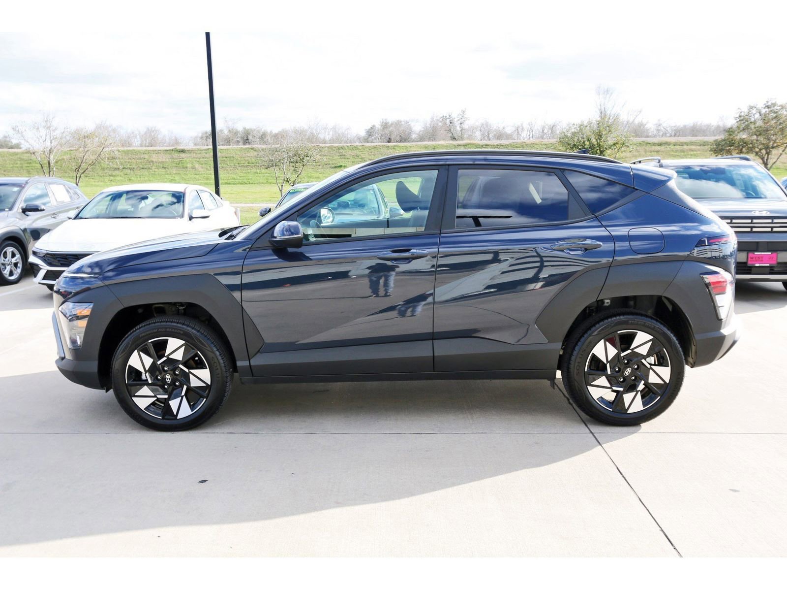 Certified 2025 Hyundai Kona SEL image 6