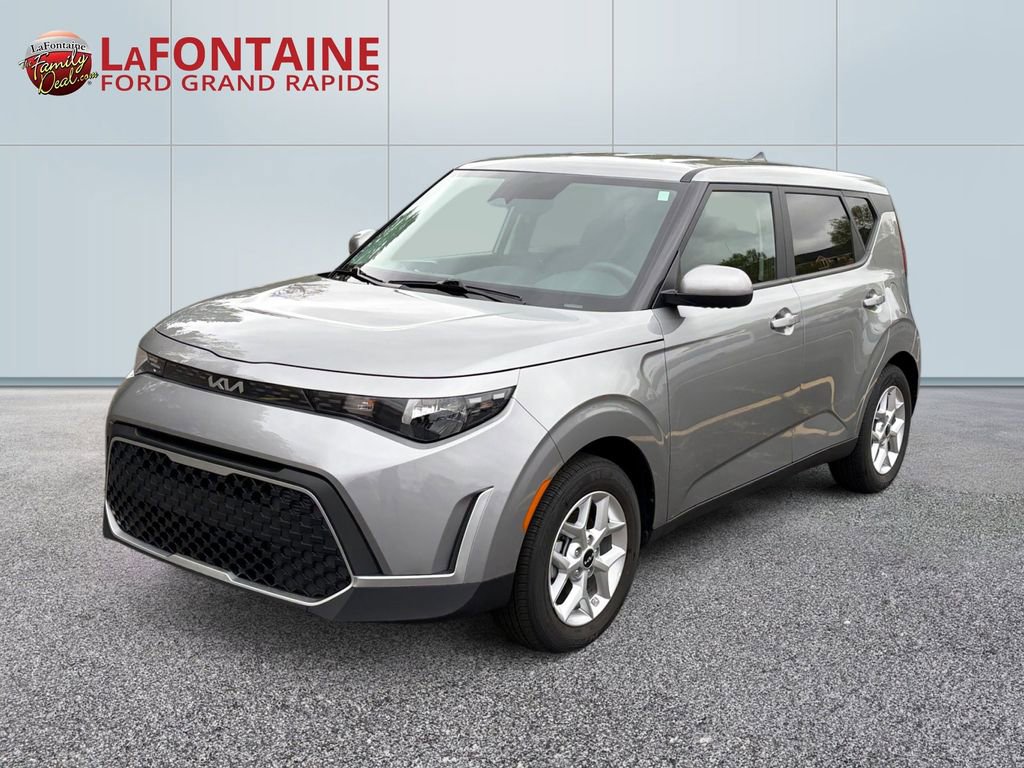 Used 2025 Kia Soul LX w/ LX Technology Package