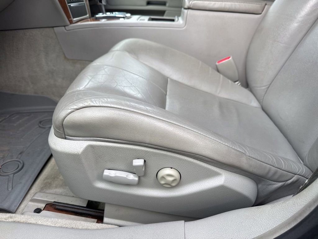 Used 2011 Cadillac STS Luxury image 39