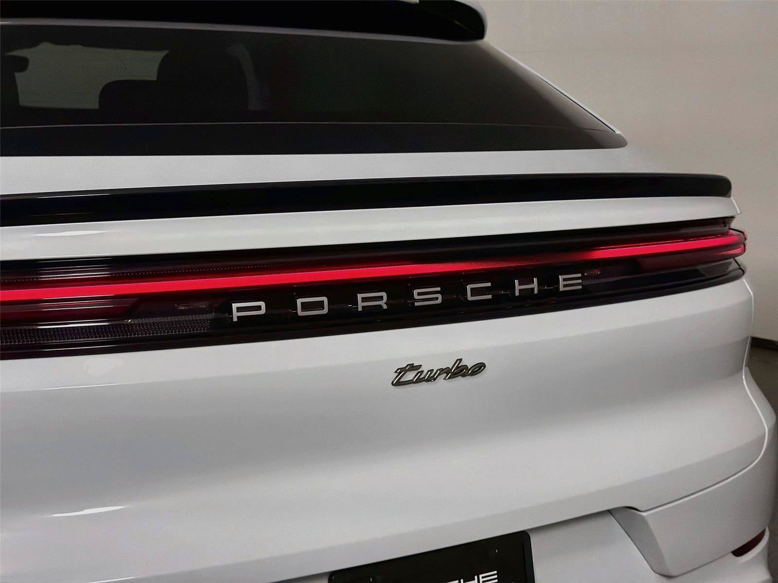 Certified 2025 Porsche Cayenne Turbo AWD/4WD image 17