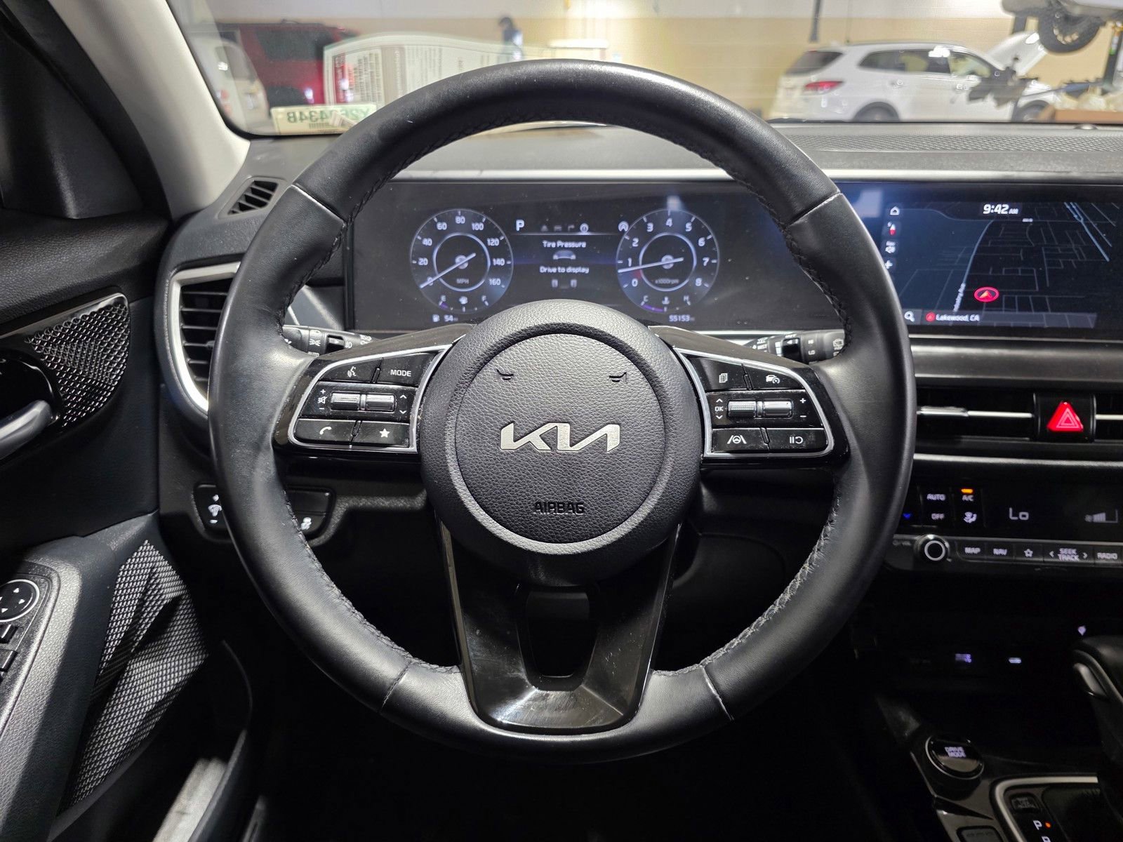 Used 2024 Kia Seltos EX image 29