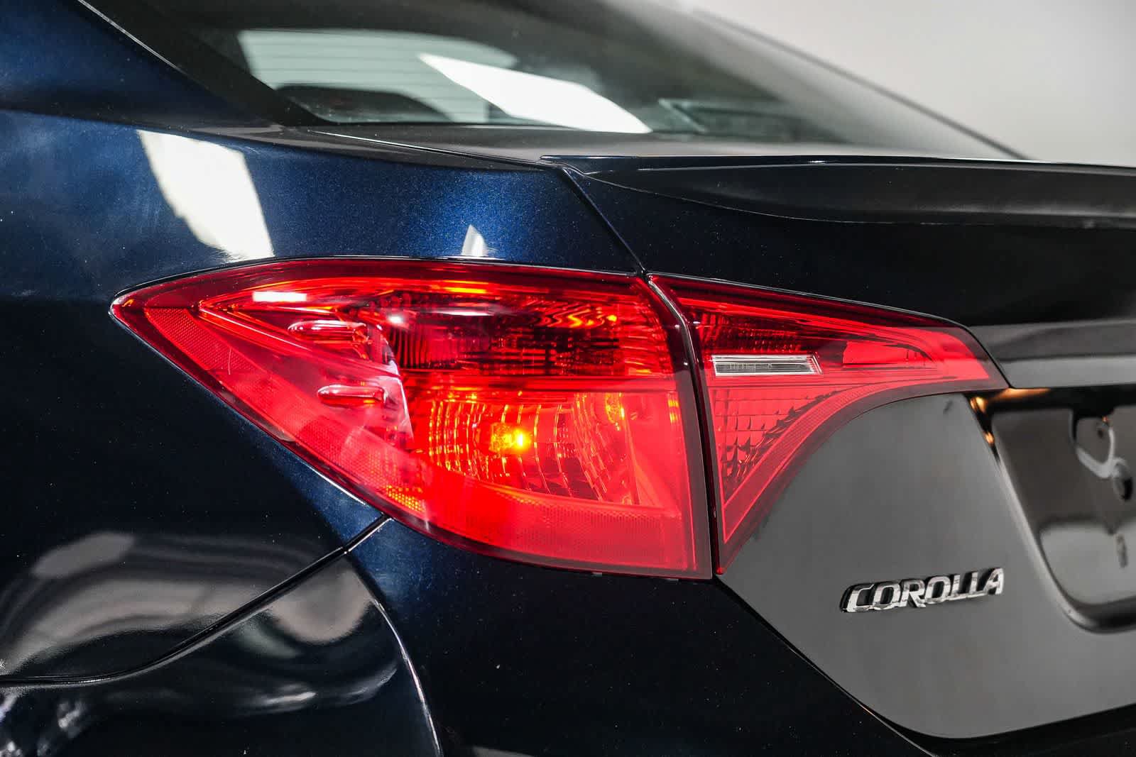 Certified 2017 Toyota Corolla SE w/ SE Premium Package FWD image 12
